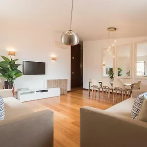 Alfama Modern Two-bedroom W/ River View And Parking - By Lu Holidays Lisboa
